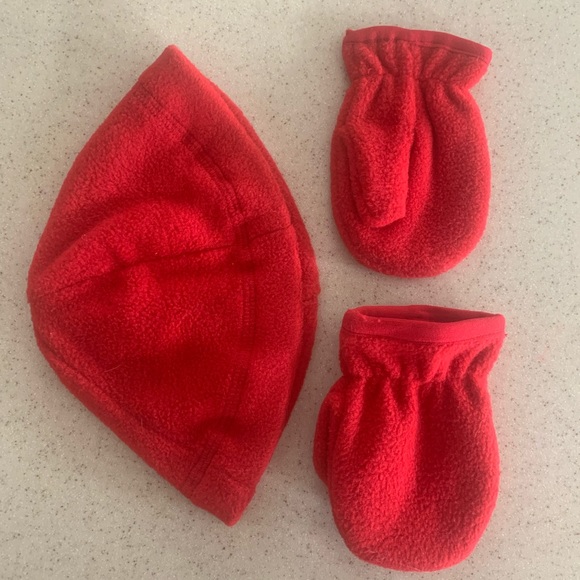 Hats & Mittens - Picture 4 of 4